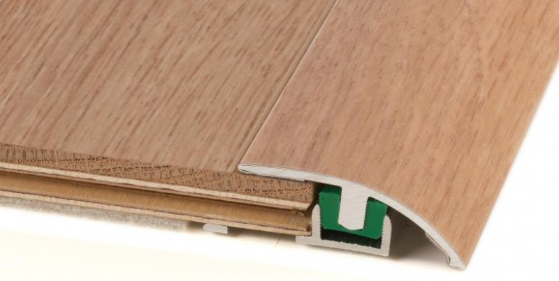 SOGLIA P120 | Profilo di raccordo pavimenti effetto legno profili per pavimenti di differente livello profilo laminato- Nanni Giancarlo
