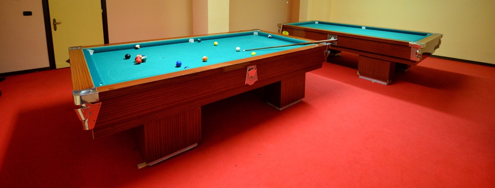 il pavimento sala gioco bigliardo deve essere antiscivolo e antifiamma pavimento sala gioco bigliardo