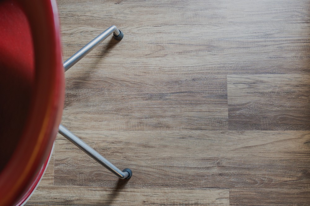 Pavimento SPC parquet scuro stonalizzato Pavimento effetto legno scuro prezzo a mq.