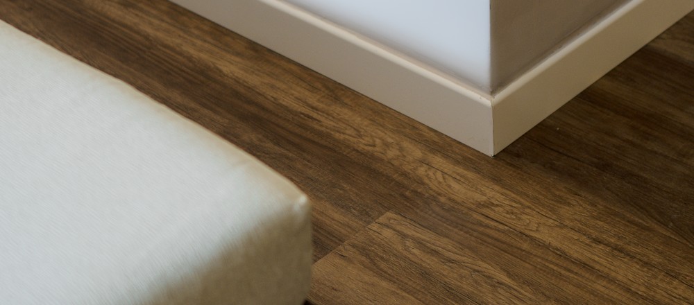 SPC Pavimenti effetto parquet scuro