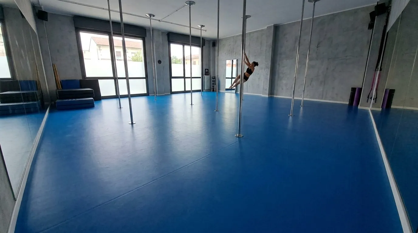 Esempio di pavimenti vinilico ammortizzante per pole dance
