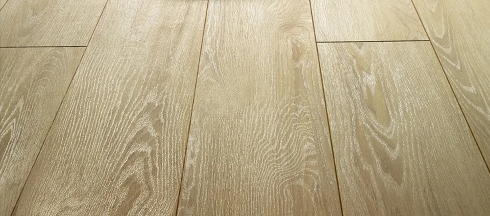Pavimento laminato sincronizzato
