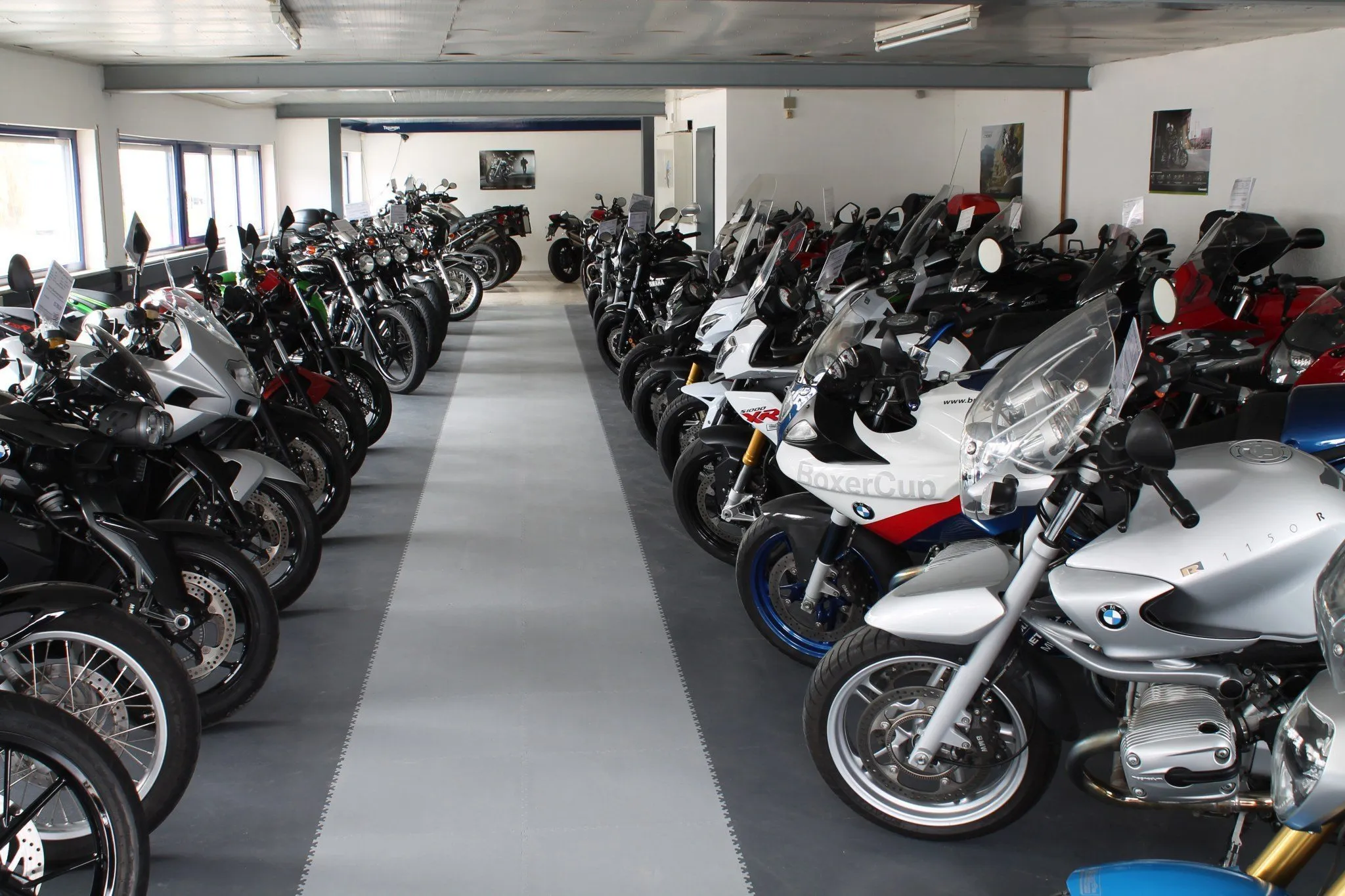 piastrella garage rivestimenti garage piastrelle box moto alternativa al gres per garage