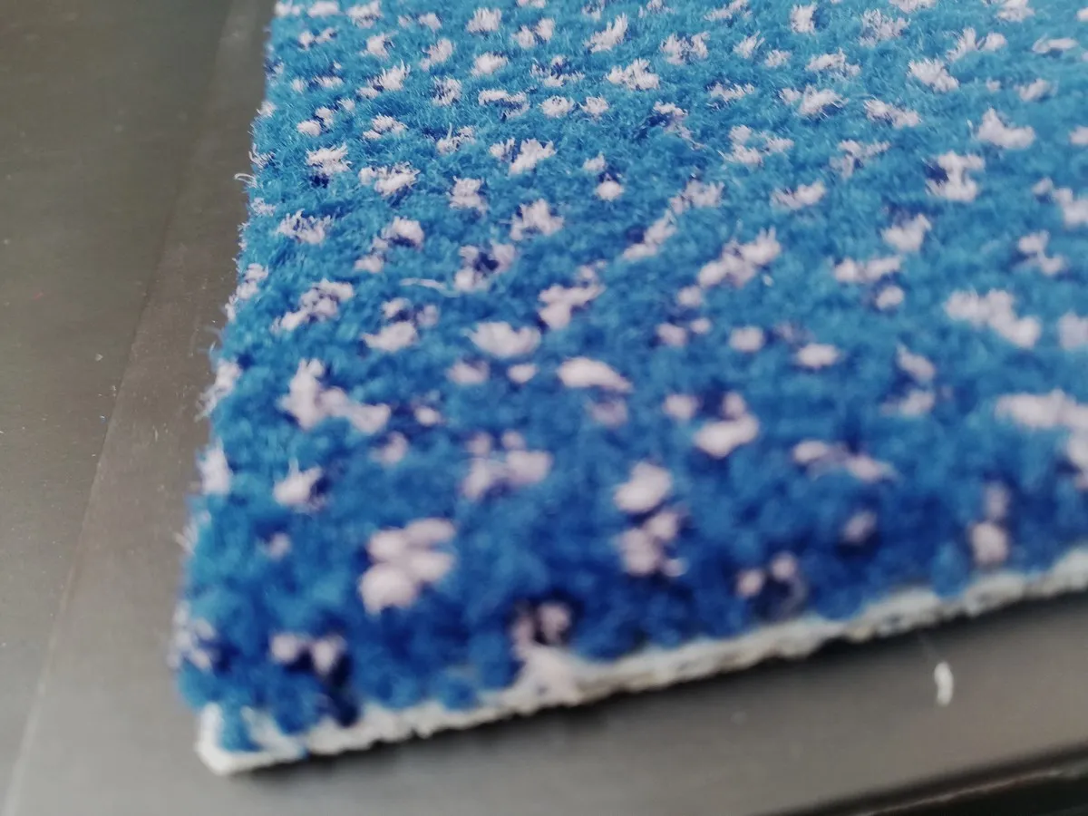 Esempio di moquette con filato antimacchia