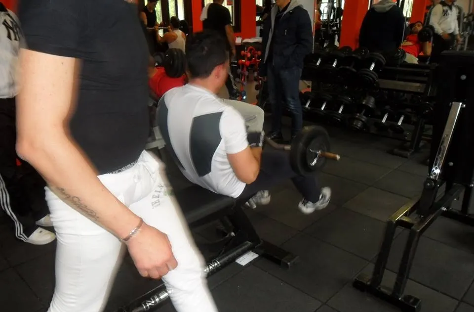 Pavimento in gomma per palestre piastrelle in gomma palestra pavimento tecnico palestra in gomma colore nero