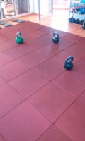 Pavimento antiurto palestra in gomma rossa - Crossfit Tiles e Gym