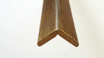 Angolare paraspigoli in legno